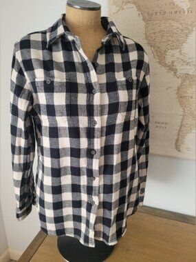 Woolrich Classic Buffalo Check Flannel in Black and Cream Size Medium